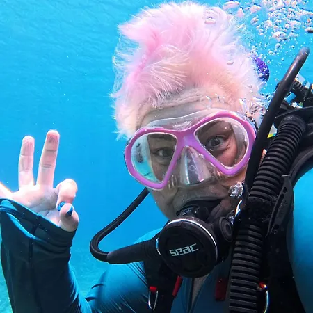 Apartment Diver's Den