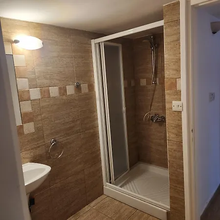 Diver's Den * Protaras